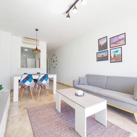 Cubo's Apartamento Parque Feria 1 *