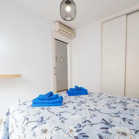 Cubo's Apartamento Parque Feria 1 Apartment *