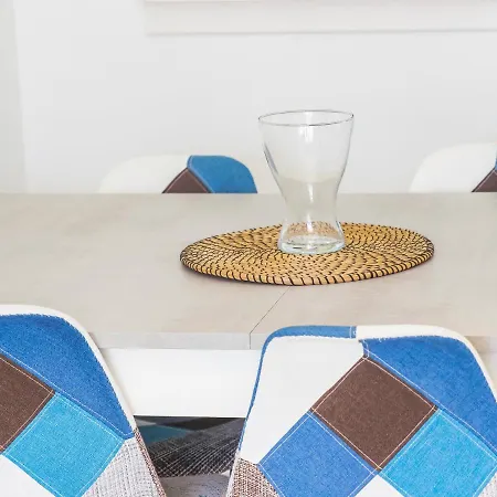 Cubo's Apartamento Parque Feria 1 *